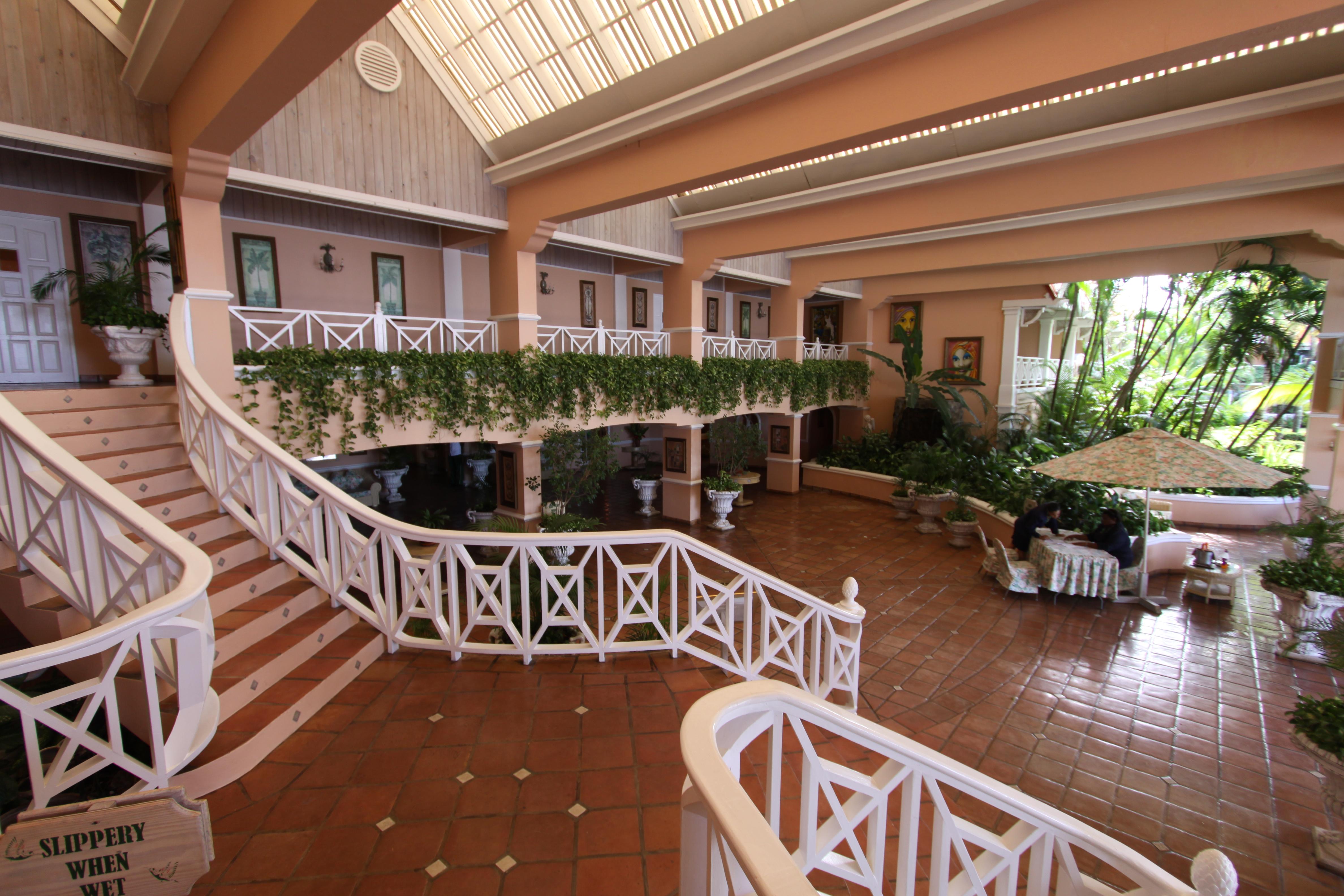 Coco Reef Resort & Spa Crown Point Exterior photo