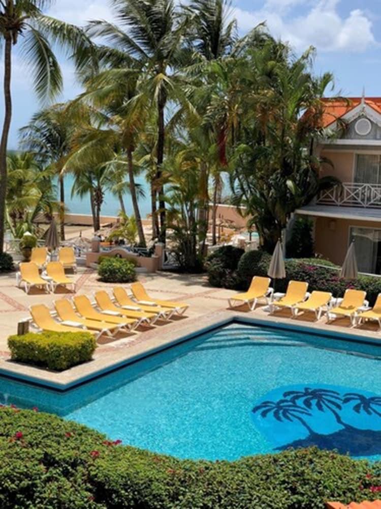 Coco Reef Resort & Spa Crown Point Exterior photo