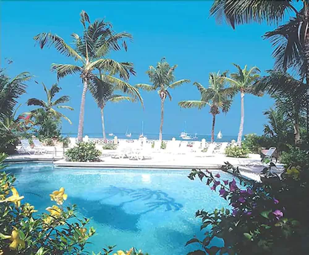 Coco Reef Resort & Spa Crown Point Exterior photo