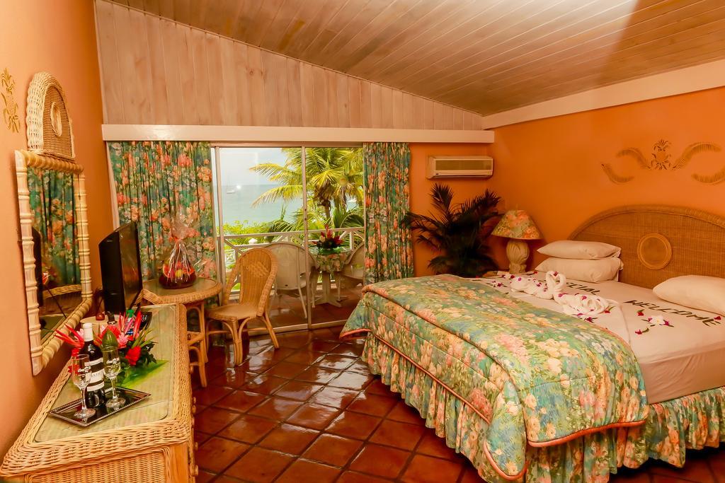 Coco Reef Resort & Spa Crown Point Room photo