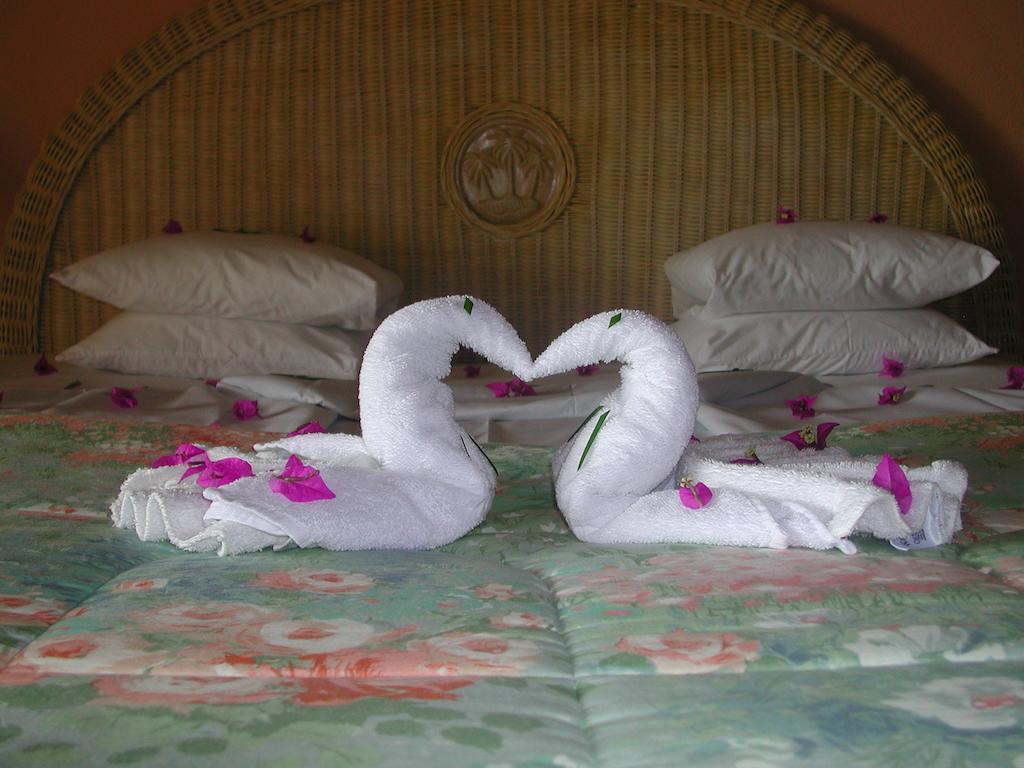 Coco Reef Resort & Spa Crown Point Room photo