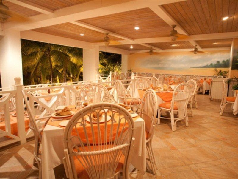 Coco Reef Resort & Spa Crown Point Exterior photo